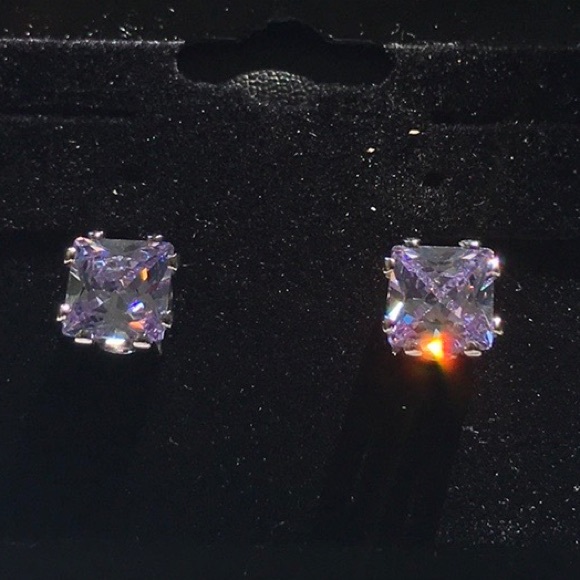 Tanzanite .925 S Silver Post Earrings - Picture 2 of 4